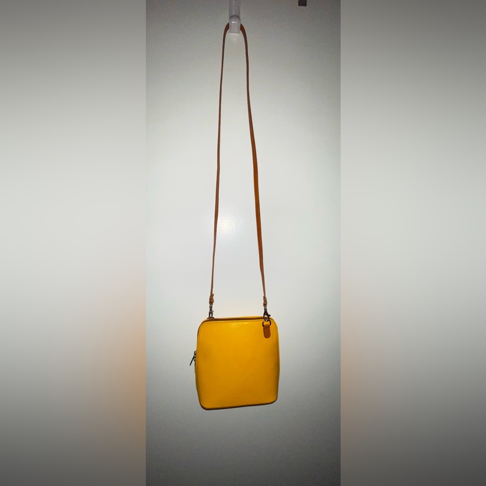 Gorgeous Monforte ITALY Genuine Leather Mustard Yellow Crossbody Bag